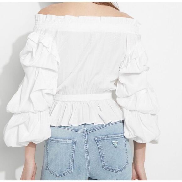 ✨Guess Celestine Off The Shoulder Sz Small Top✨ - Picture 2 of 9